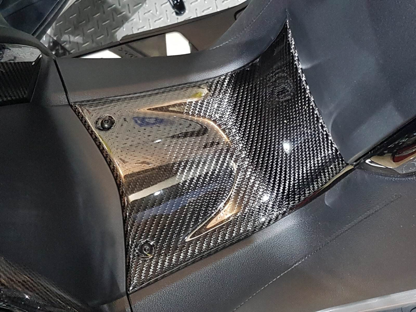 MOS Carbon Fiber Throttle Valve Cover for Yamaha TMAX 530 and 560 2017-2021