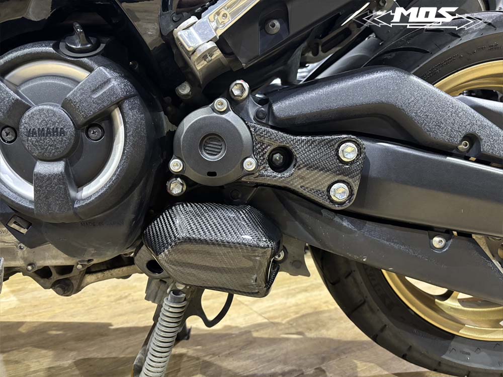 Carbon Fiber Lower Bracket Lock Cover for Yamaha TMAX 560 2022-2025